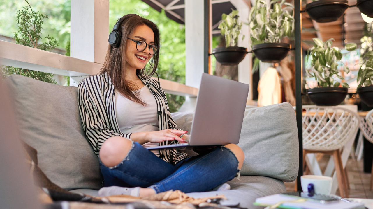 Trabalhos Freelancer que Pagam Bem: 25 Oportunidades Reais para fazer Dinheiro de Casa