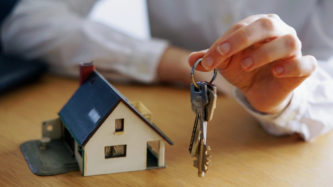 Empréstimo com garantia de imóvel: vale a pena? Riscos e benefícios