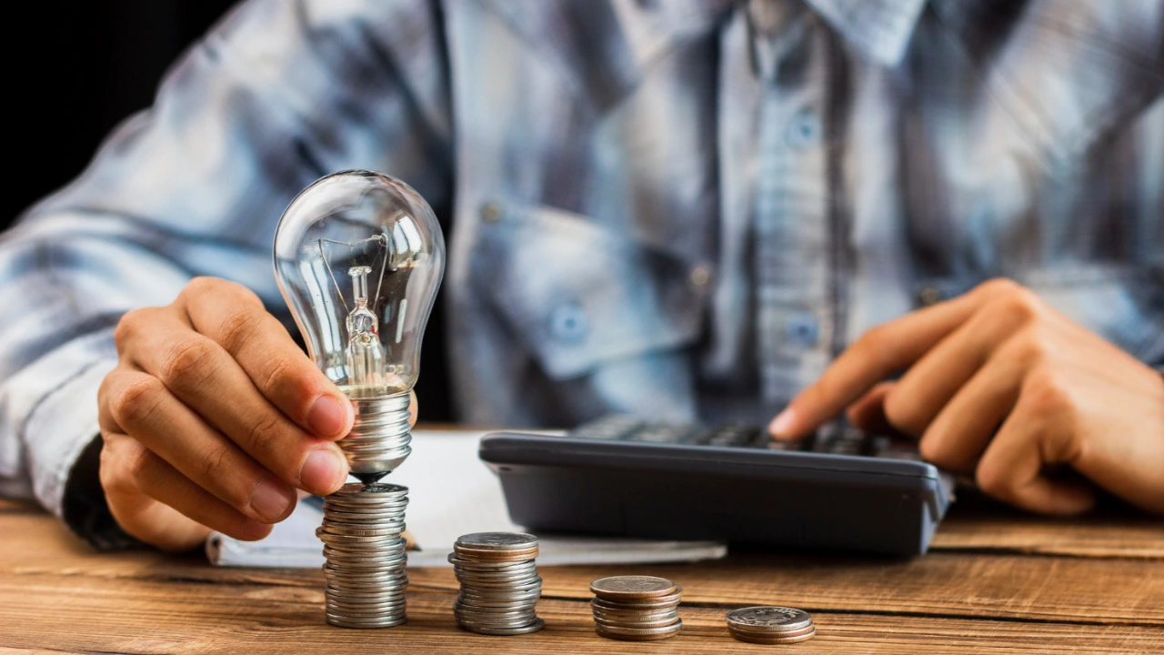 Quanto Investir Por Mês Para Conquistar a Independência Financeira: Cálculo Simples e Realista