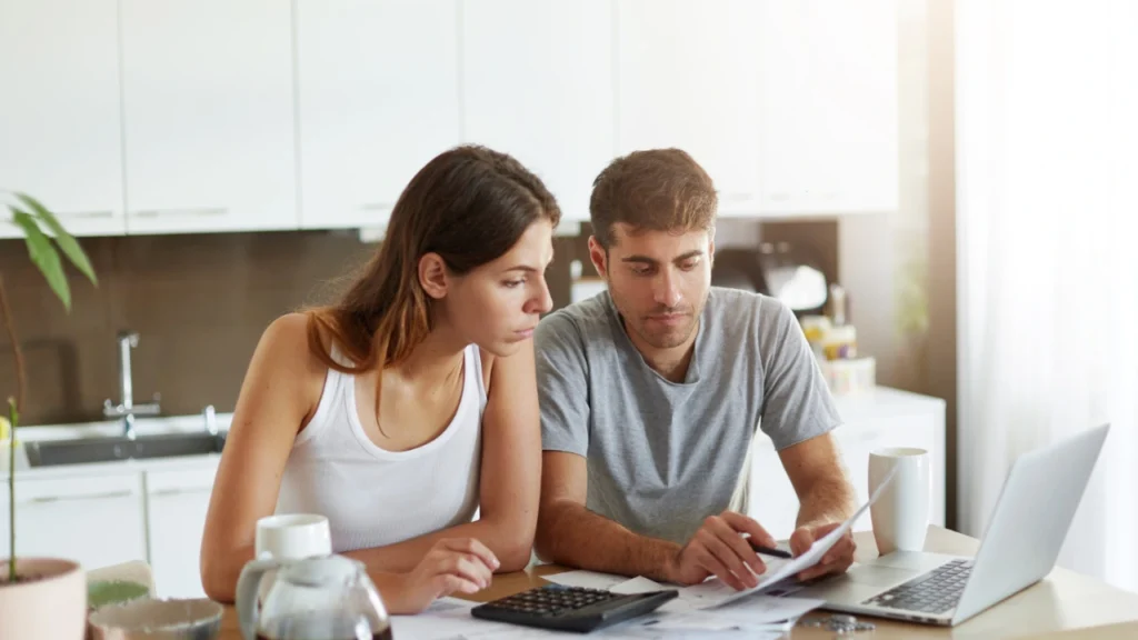 custo de vida mensal